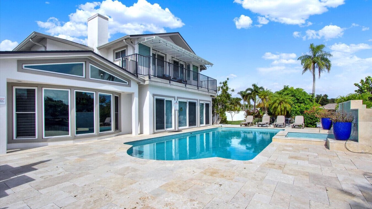 Photo of Outdoor in Harbor Hills