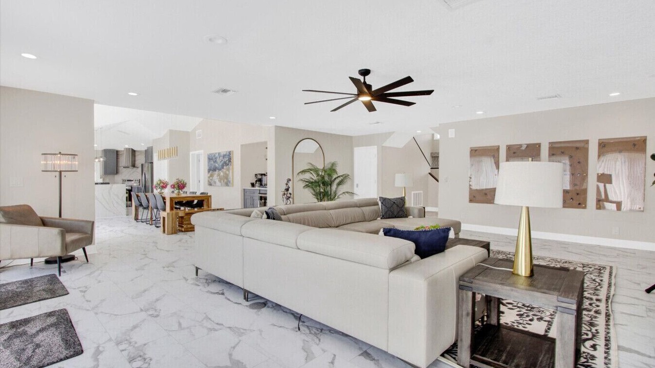 Photo of Livingroom in Harbor Hills