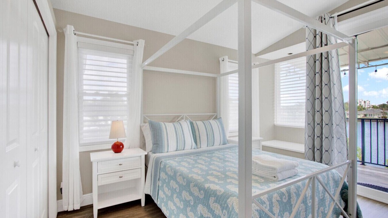 Photo of Bedroom in Harbor Hills