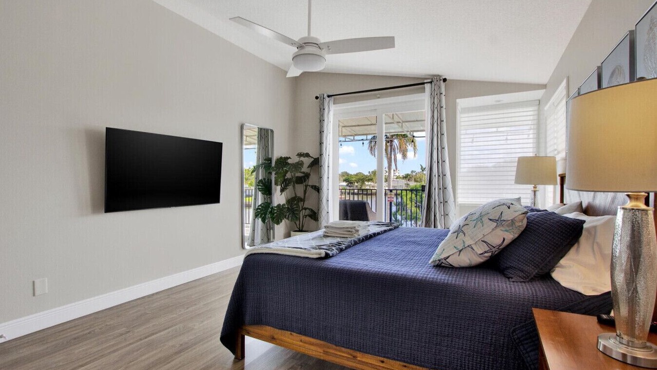 Photo of Bedroom in Harbor Hills