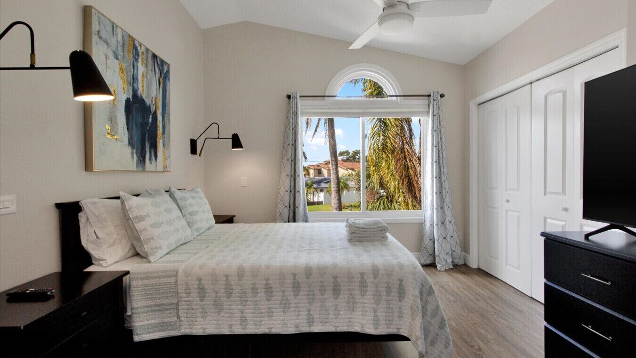 Photo of Bedroom in Harbor Hills