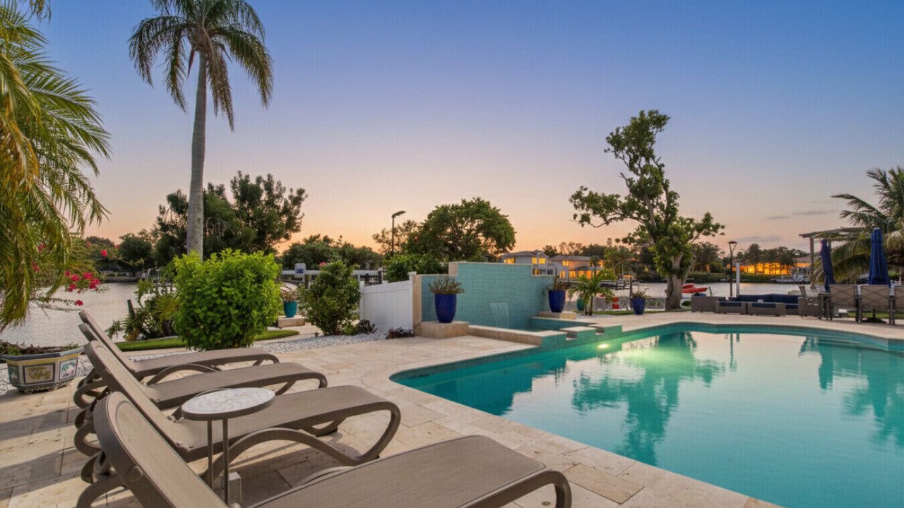 Photo of Outdoor in Harbor Hills