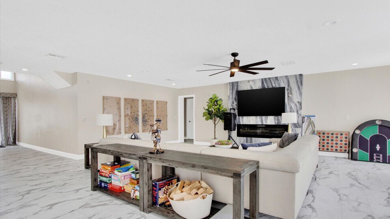 Photo of Livingroom in Harbor Hills