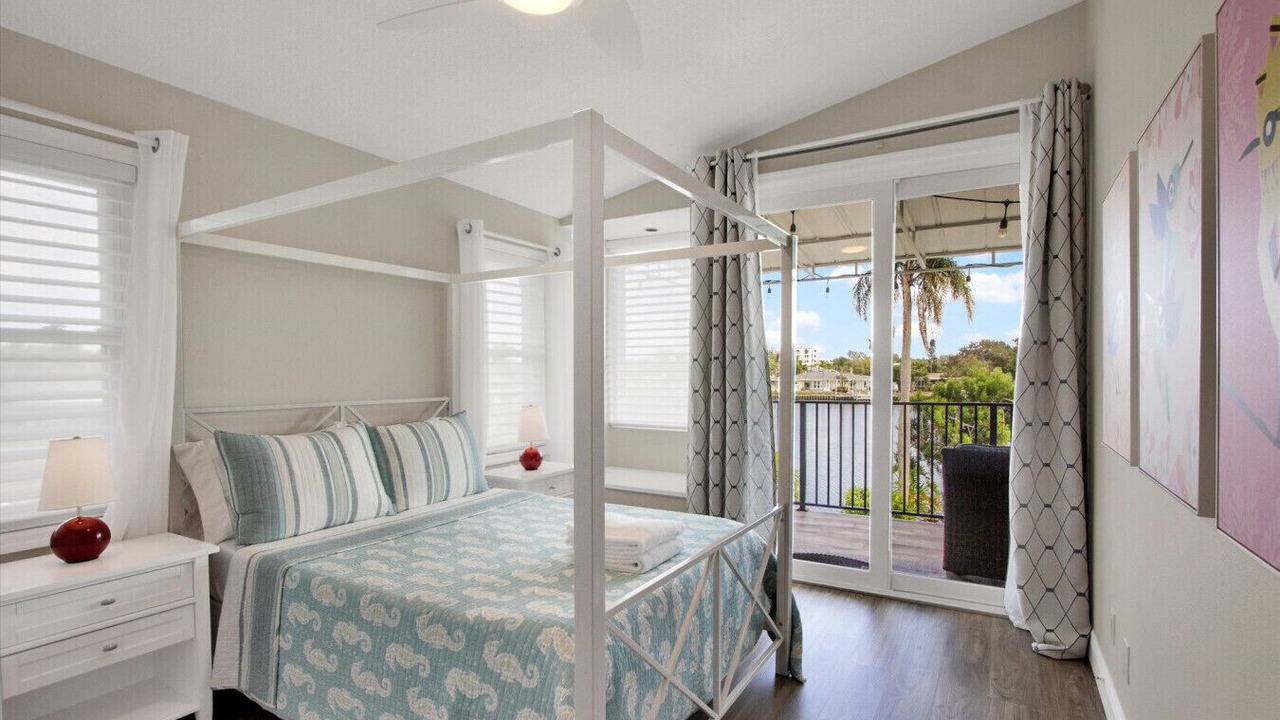 Photo of Bedroom in Harbor Hills