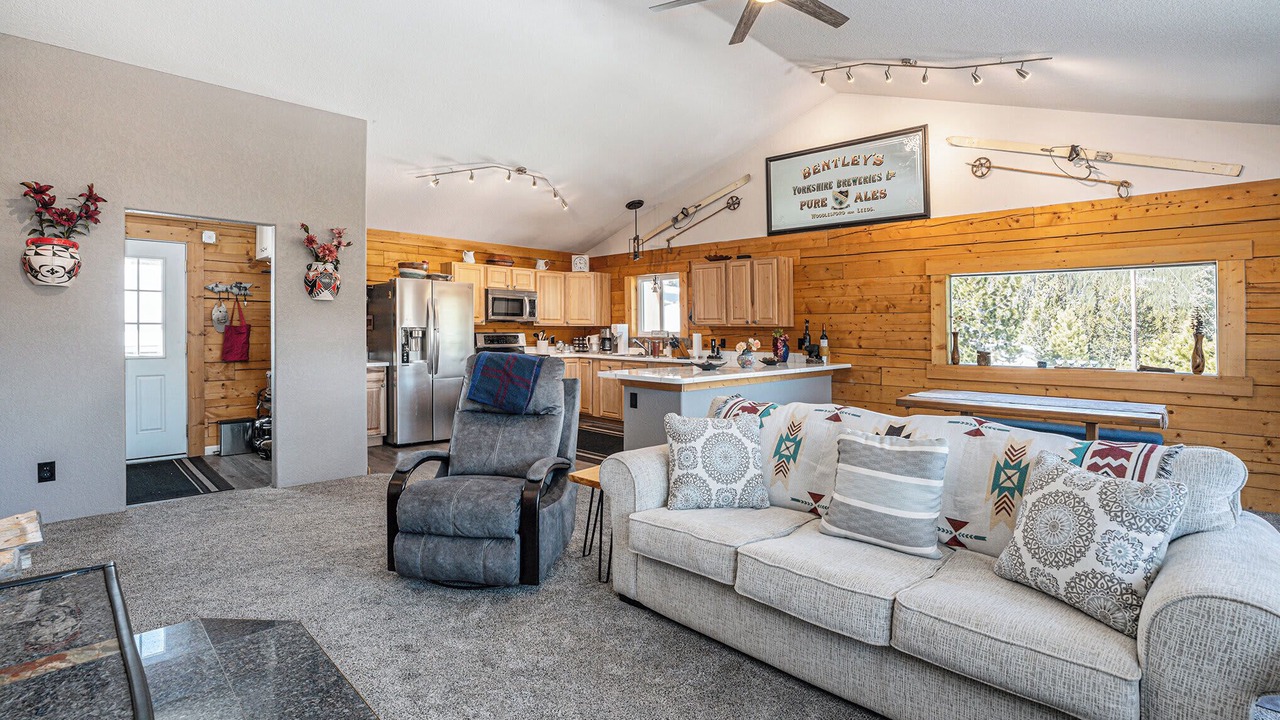 Photo of Livingroom in Saint Mary's