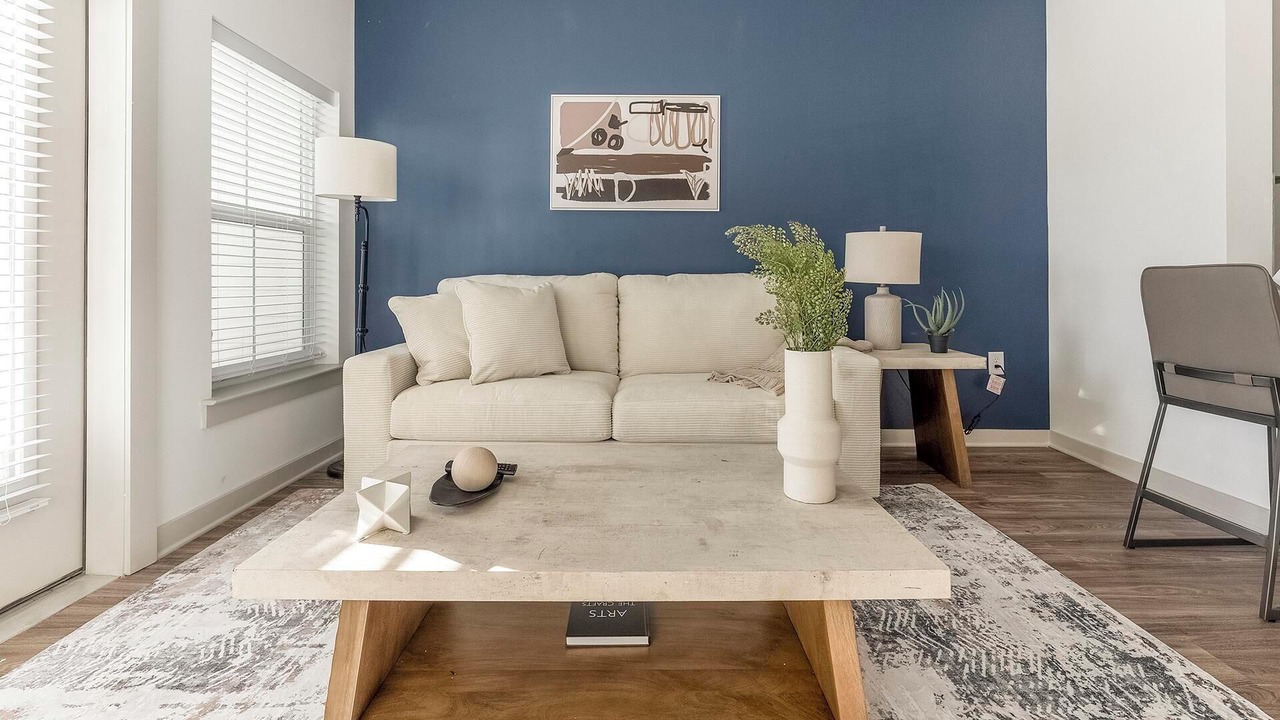 Photo of Livingroom in Longs