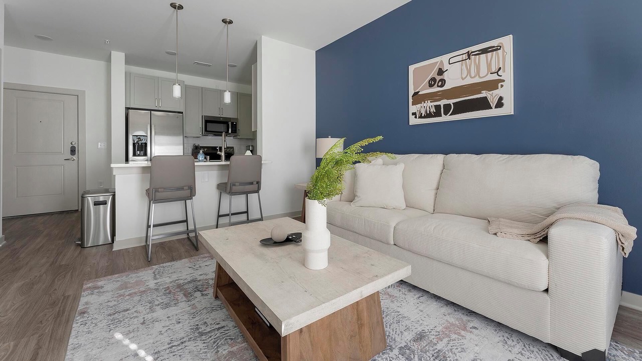 Photo of Livingroom in Longs