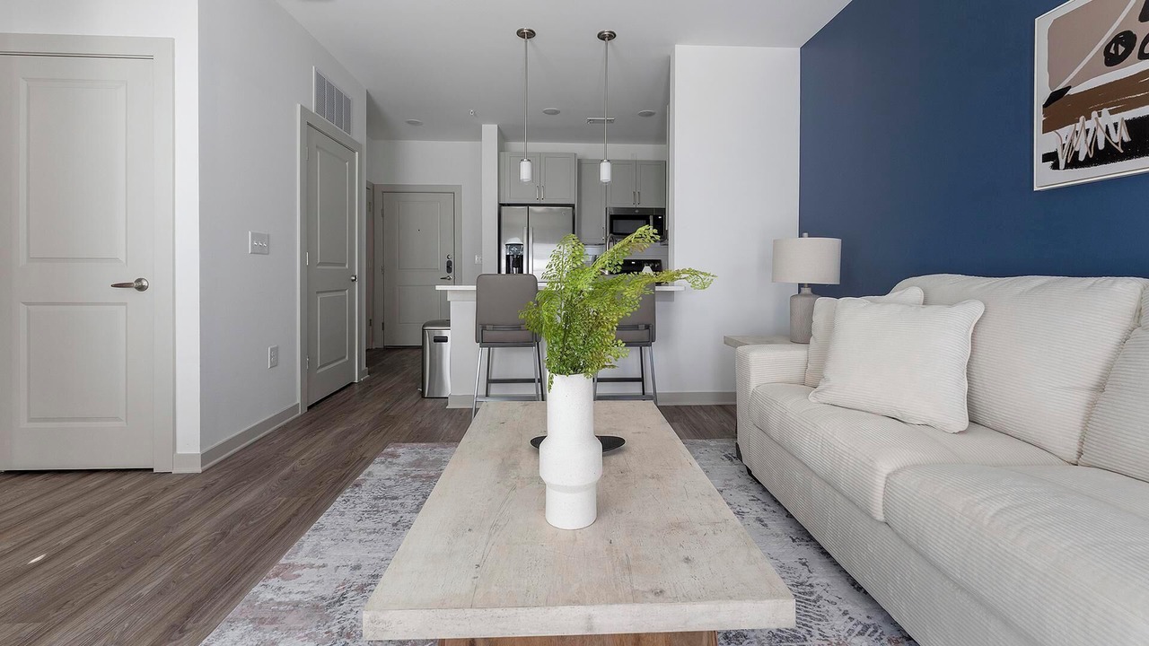 Photo of Livingroom in Longs