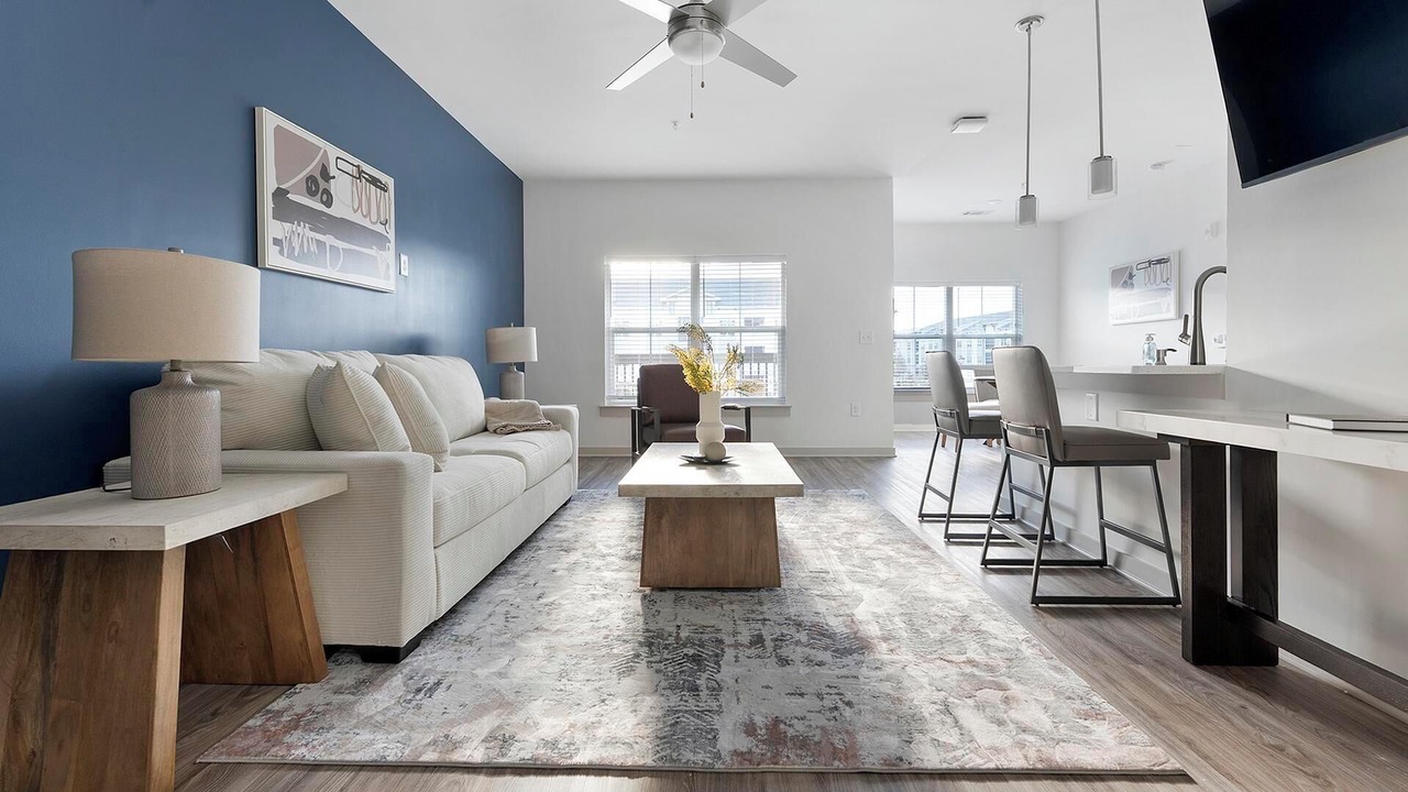 Photo of Livingroom in Longs
