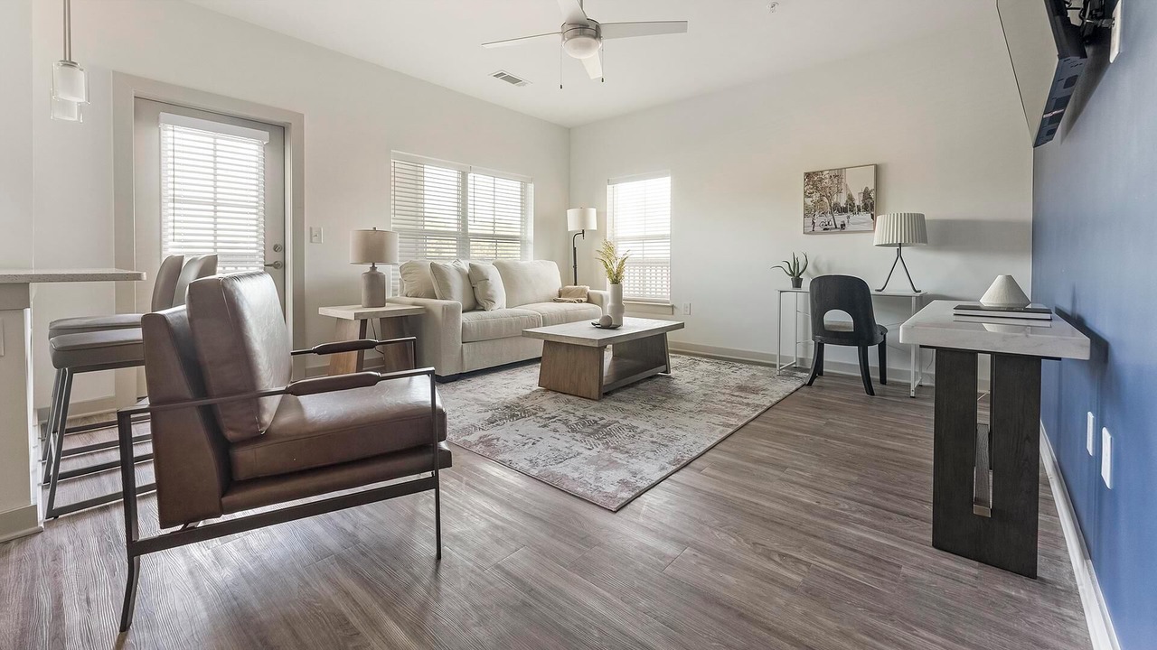 Photo of Livingroom in Longs