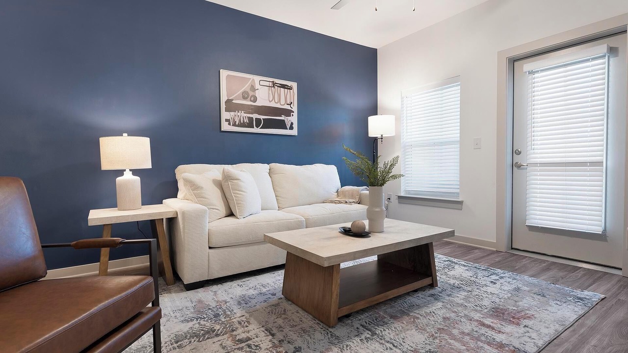 Photo of Livingroom in Longs