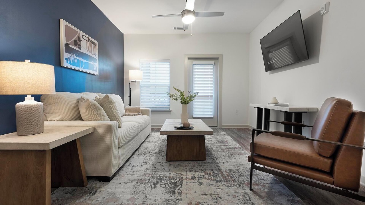 Photo of Livingroom in Longs