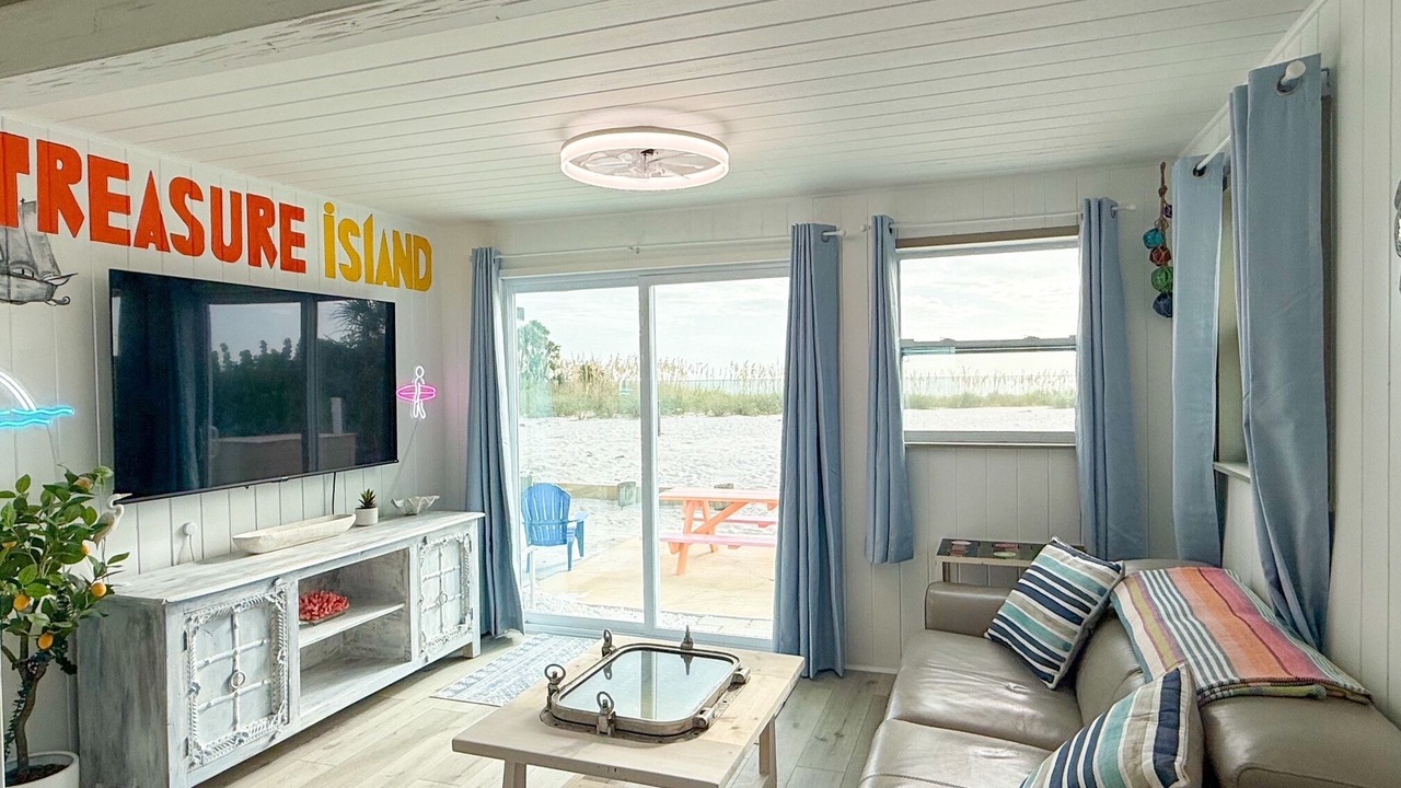 Photo of Bedroom in Treasure Island