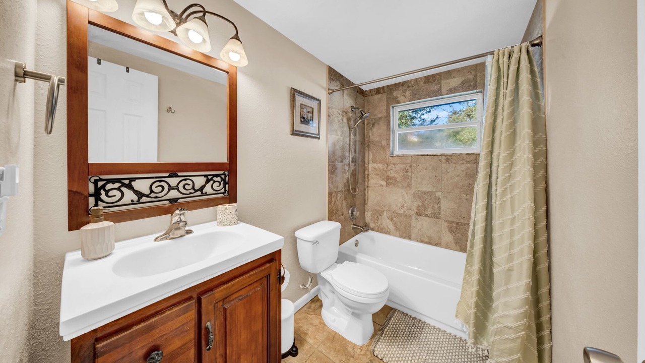 Photo of Bathroom in Largo