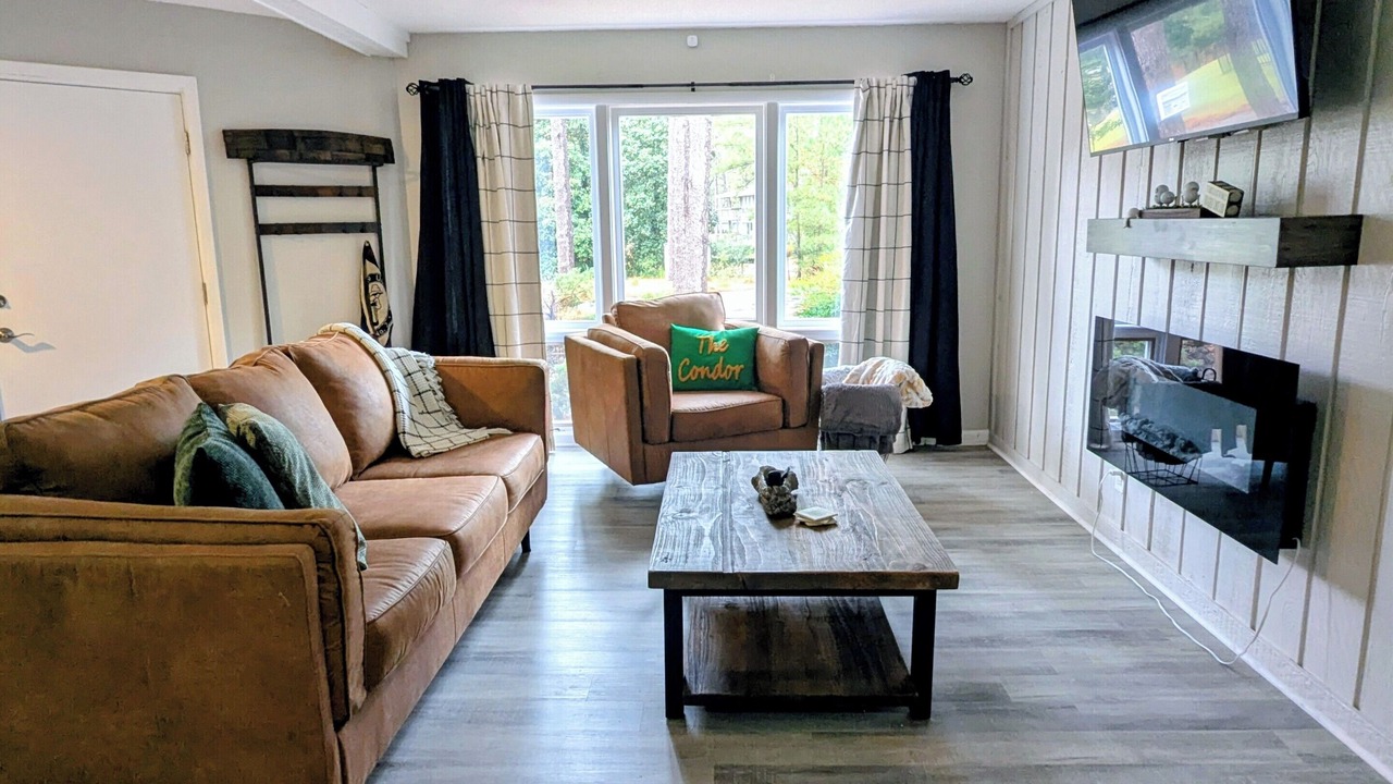 Photo of Livingroom in Foxfire