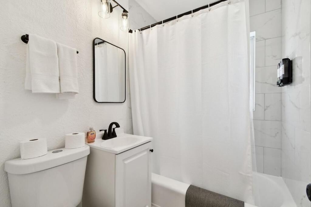 Photo of Bathroom in Treasure Island
