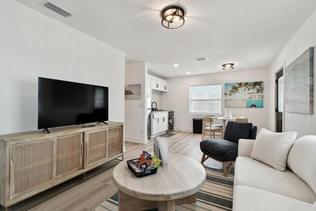 Photo of Livingroom in Treasure Island