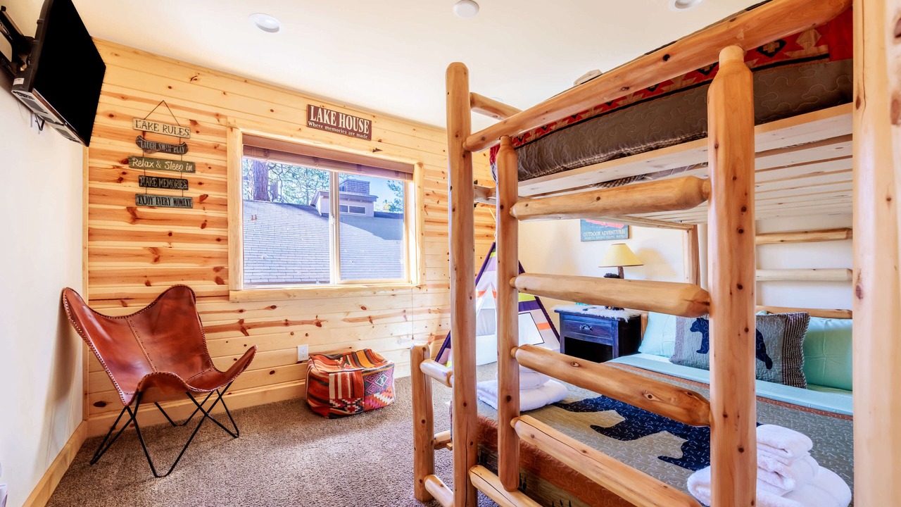 Photo of Bedroom in Big Bear Lake