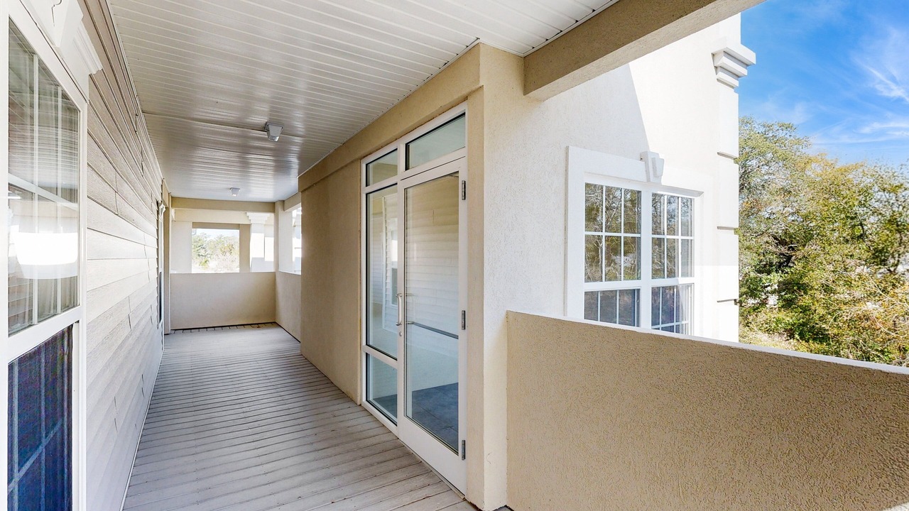 Photo of Patio Balcony in Sunset Beach