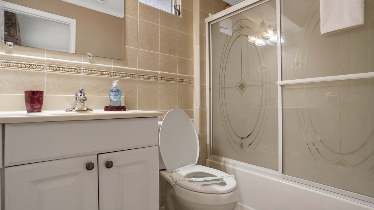 Photo of Bathroom in Harbor Hills