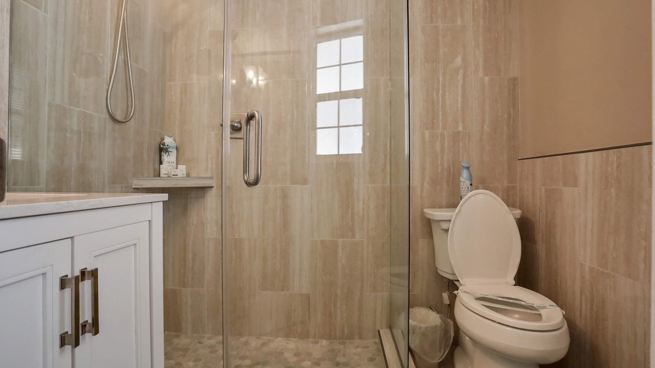 Photo of Bathroom in Harbor Hills