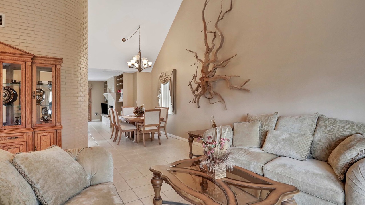 Photo of Livingroom in Harbor Hills