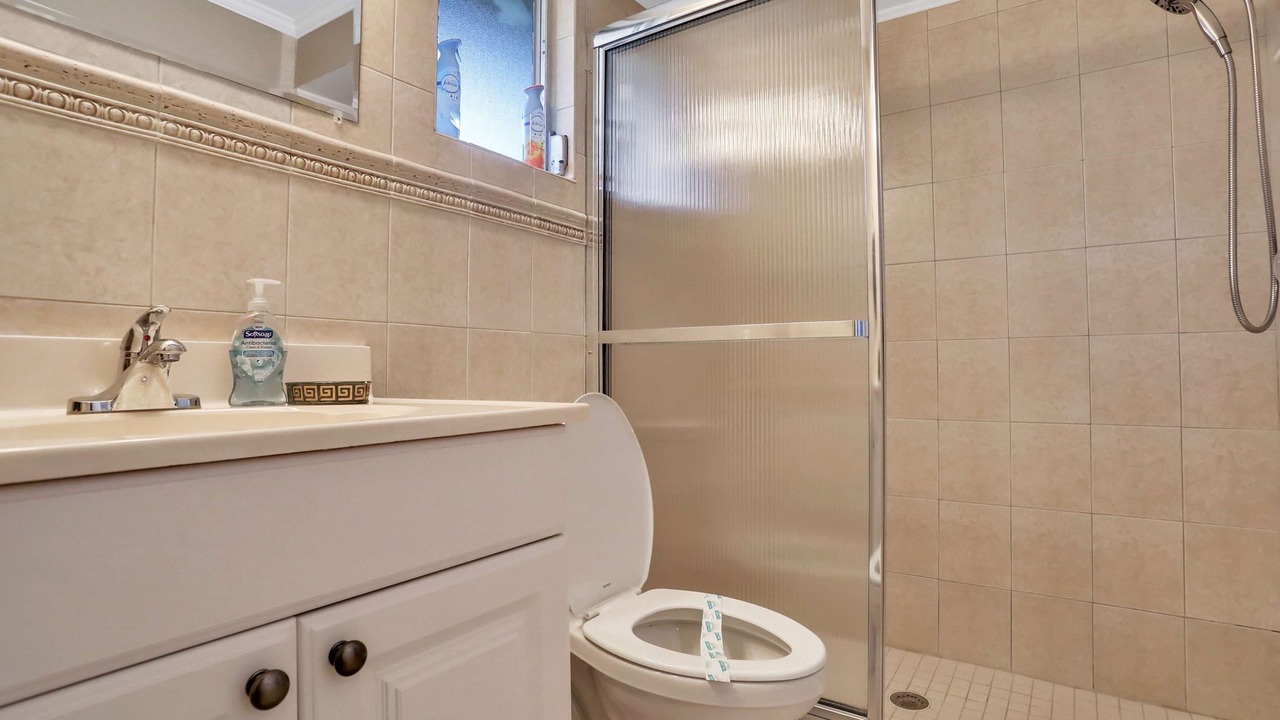Photo of Bathroom in Harbor Hills