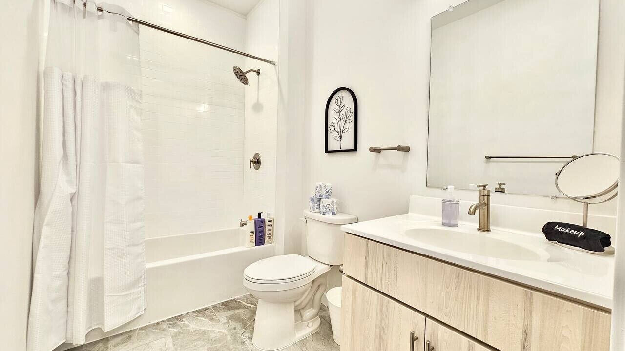 Photo of Bathroom in Poplar