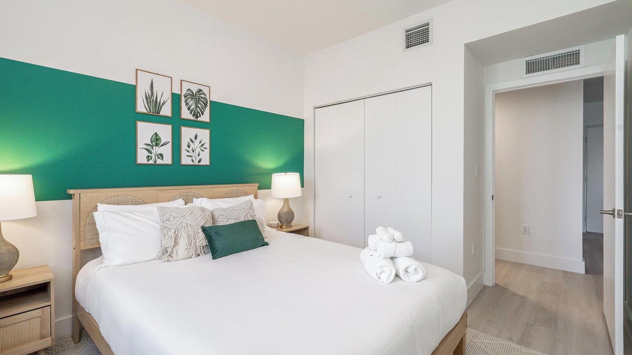 Photo of Bedroom in Hallandale Beach