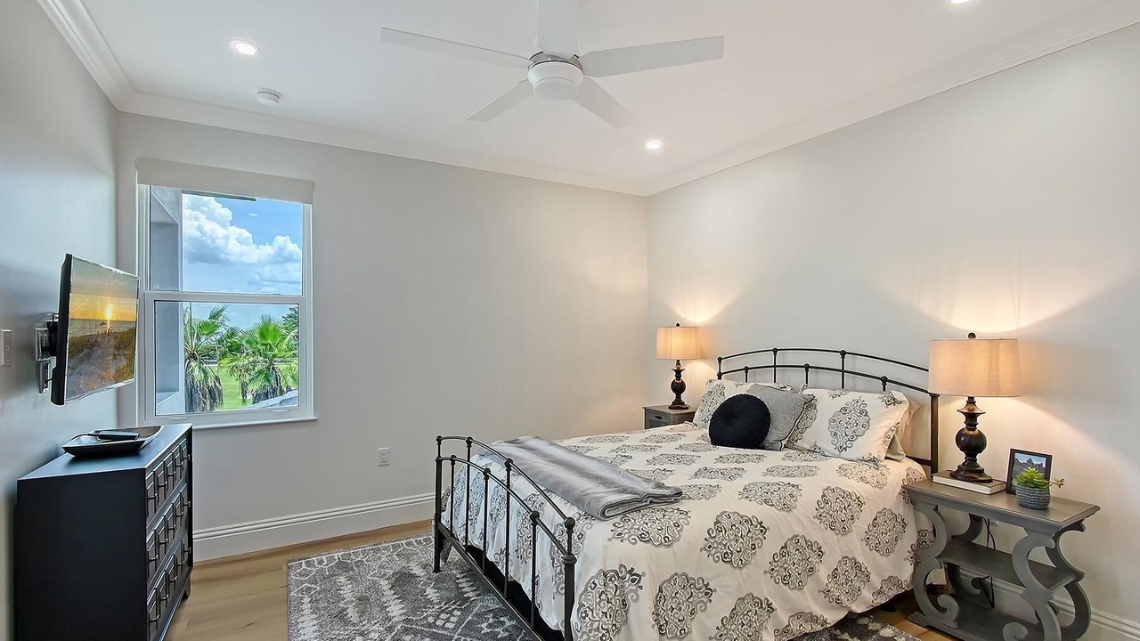 Photo of Bedroom in Longboat Key
