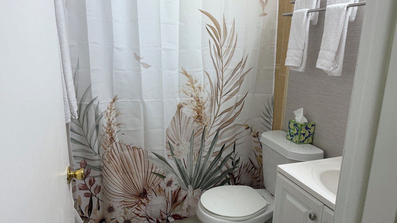 Photo of Bathroom in Largo