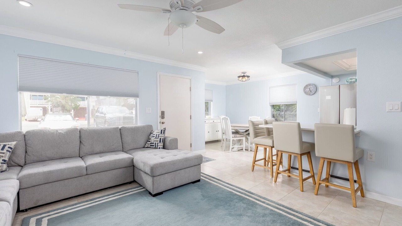 Photo of Livingroom in Capri Isle