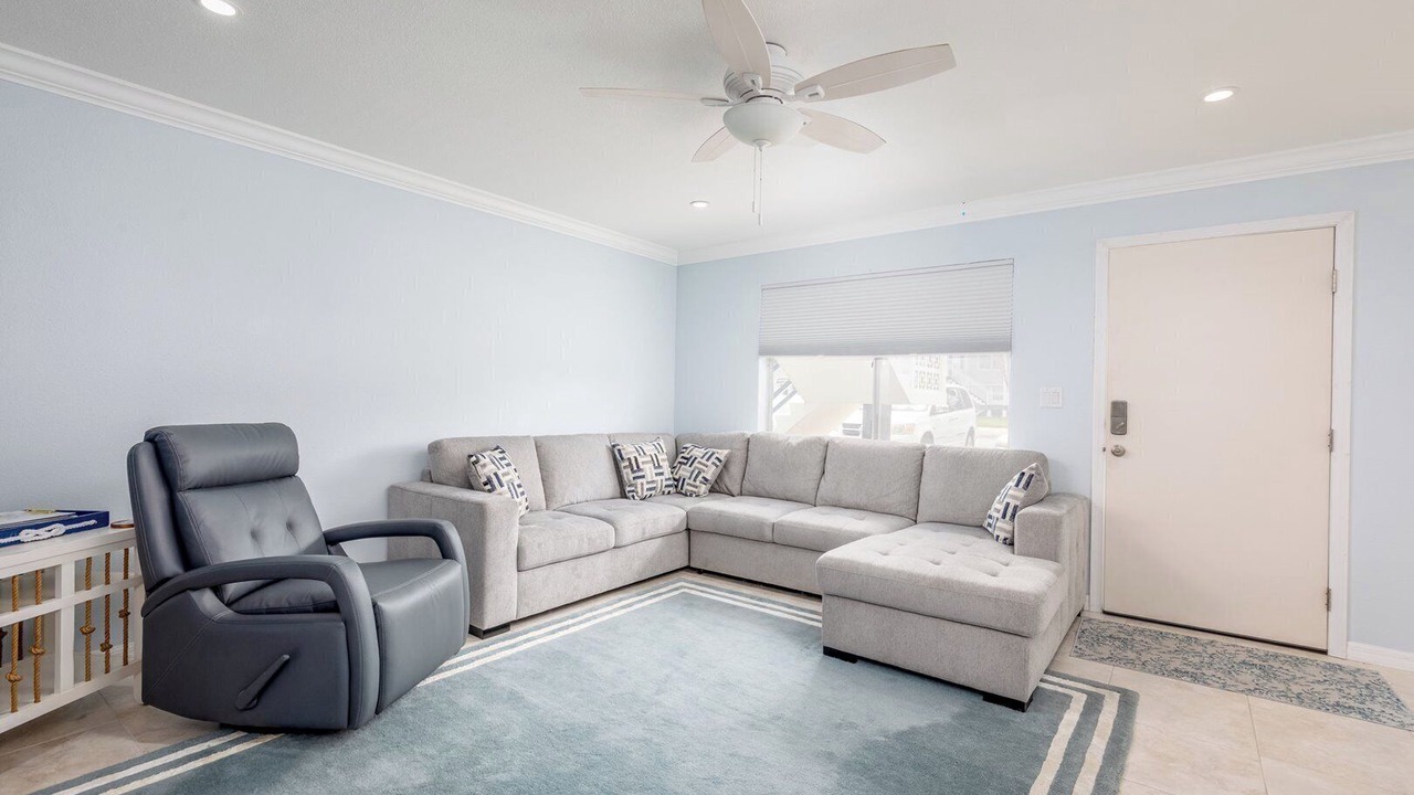Photo of Livingroom in Capri Isle
