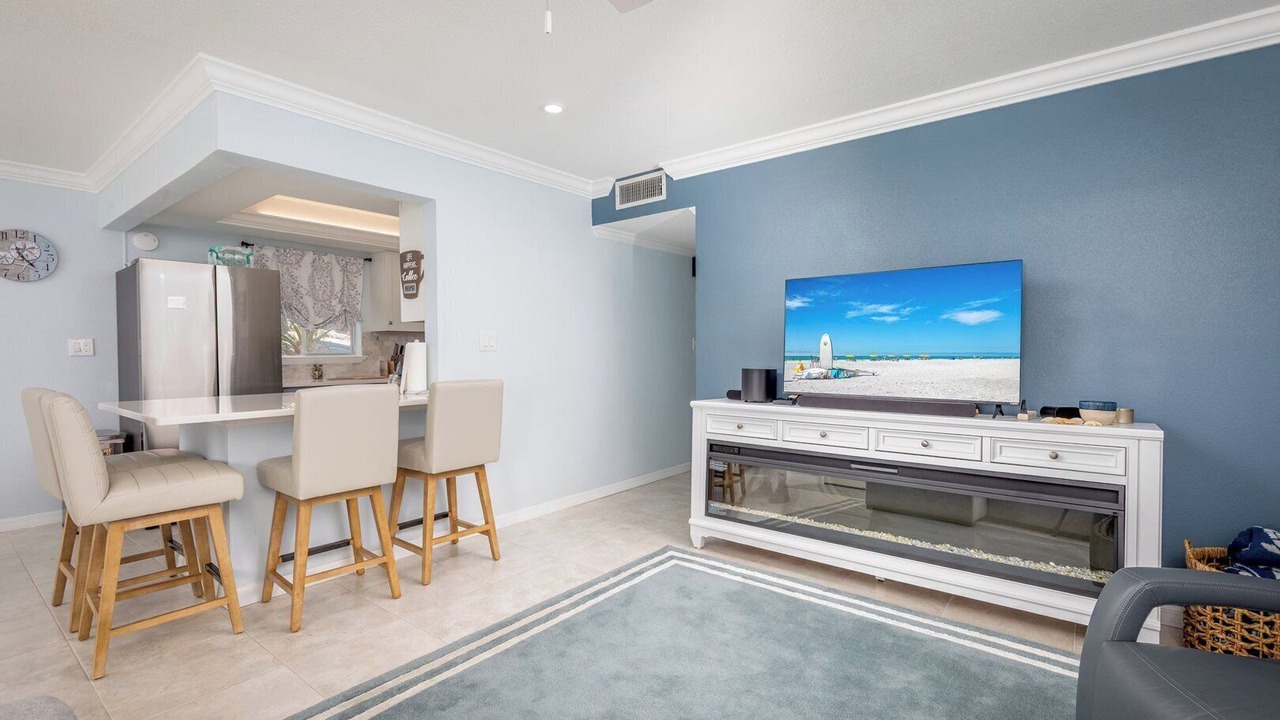 Photo of Livingroom in Capri Isle