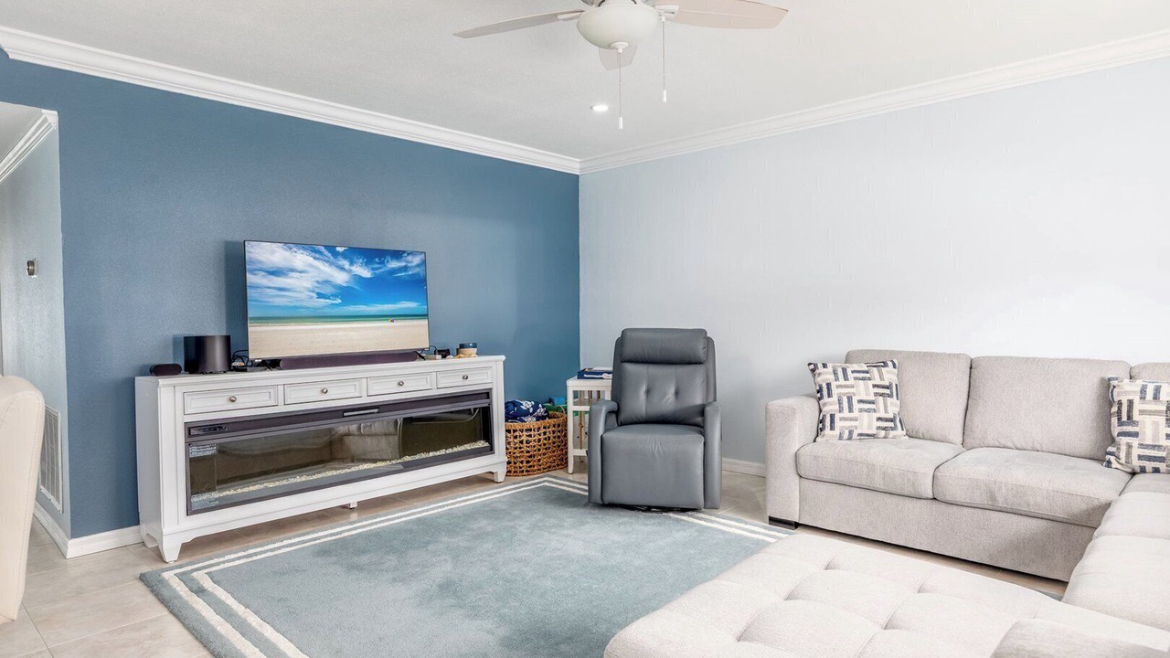 Photo of Livingroom in Capri Isle