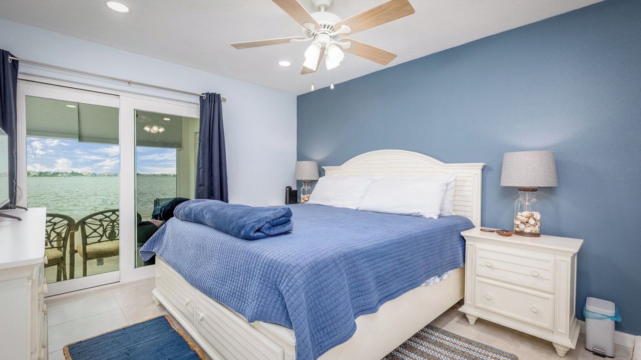 Photo of Bedroom in Capri Isle