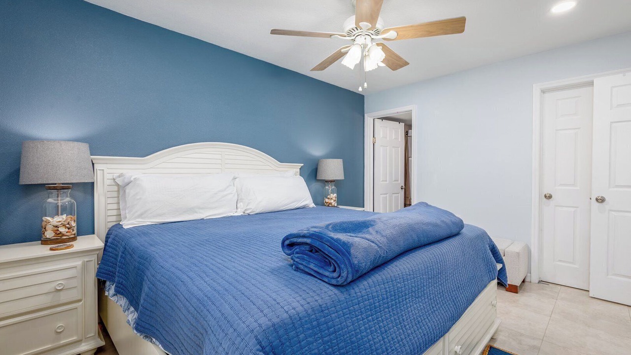 Photo of Bedroom in Capri Isle