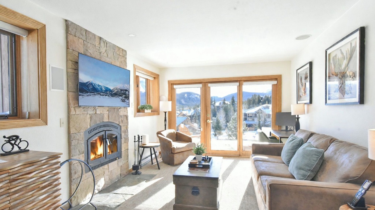 Photo of Livingroom in Four O'Clock
