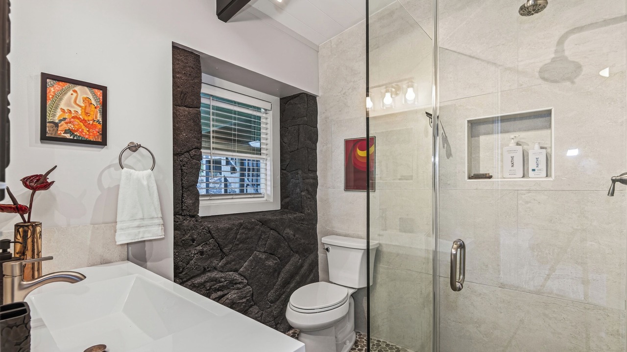 Photo of Bathroom in Kahaluu Bay