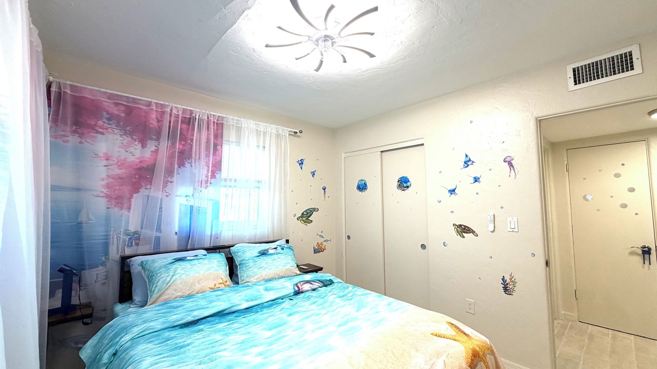 Photo of Bedroom in Gulf Gate Estates