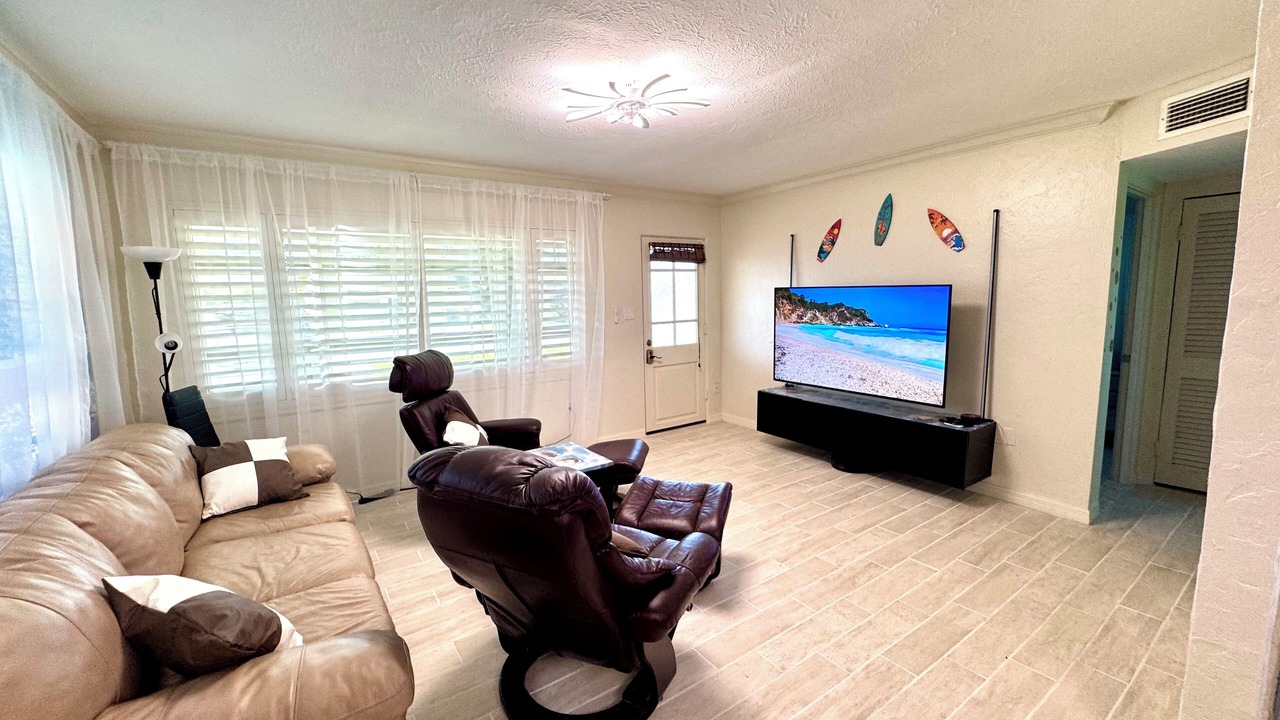 Photo of Livingroom in Gulf Gate Estates