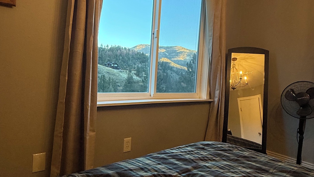 Photo of Bedroom in Idaho Springs