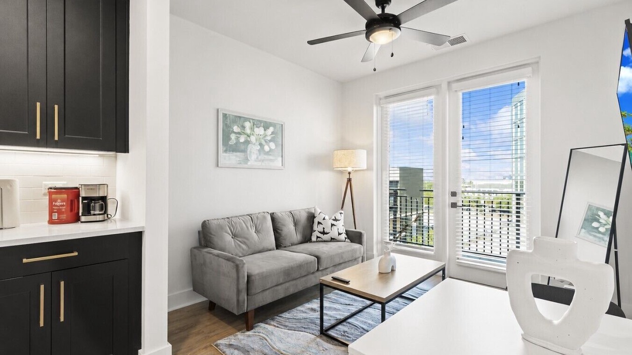 Photo of Livingroom in North Hyde Park