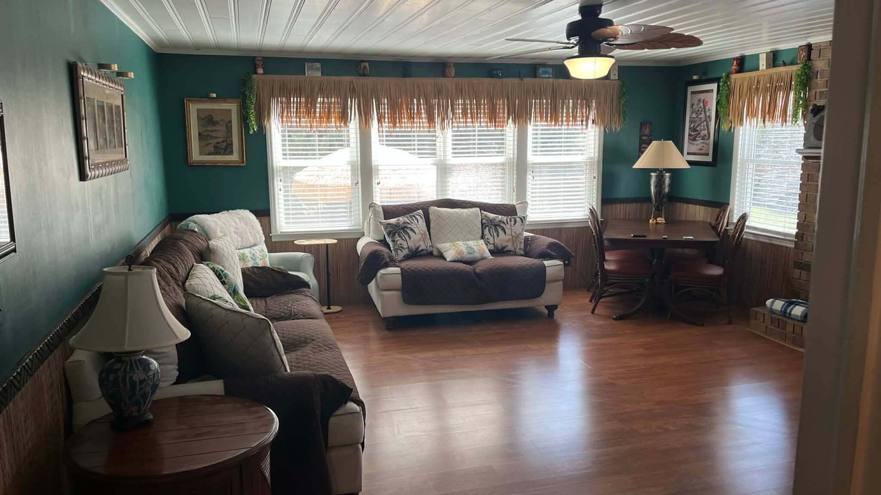 Photo of Livingroom in Little River