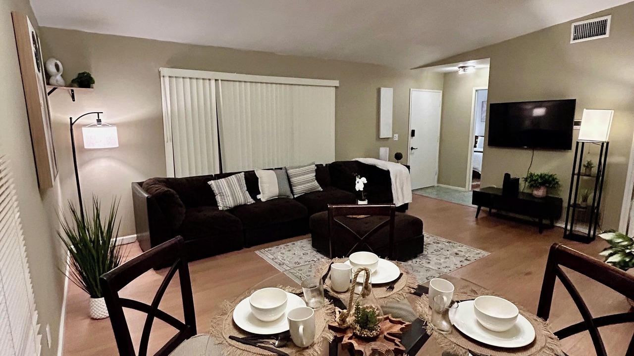 Photo of Livingroom in Estates at Canyon Crest