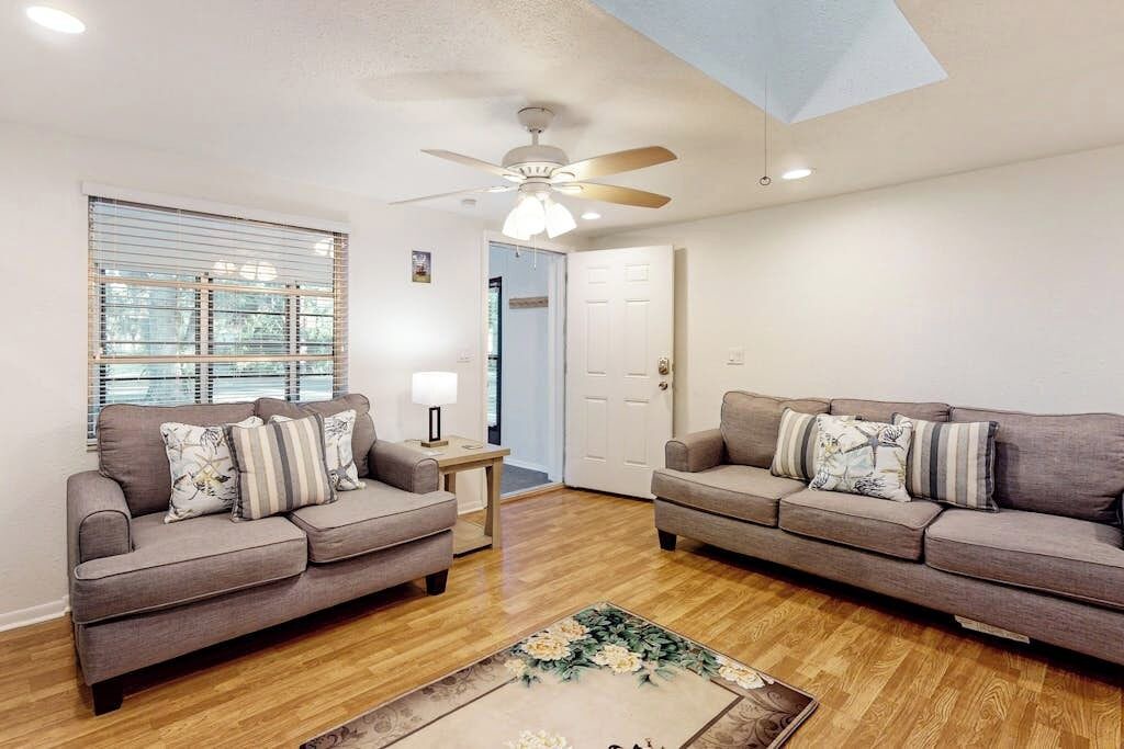 Photo of Livingroom in South Gate Ridge