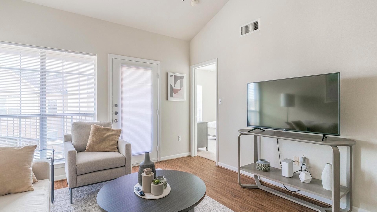Photo of Livingroom in Southbelt/Ellington