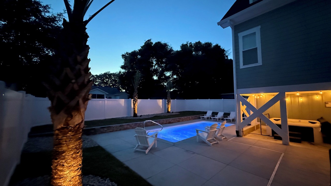 Photo of Patio Balcony in Tranquil Harbour