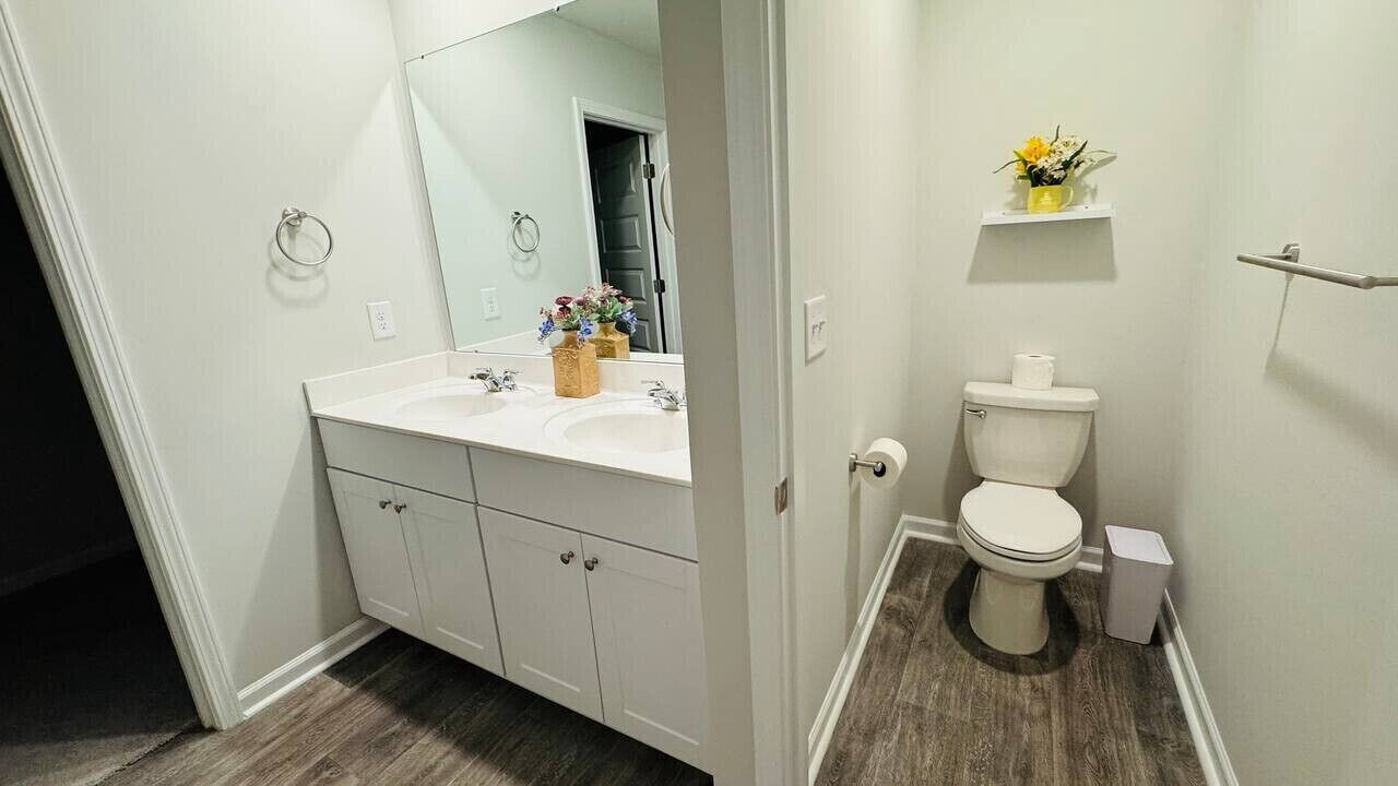 Photo of Bathroom in Ash