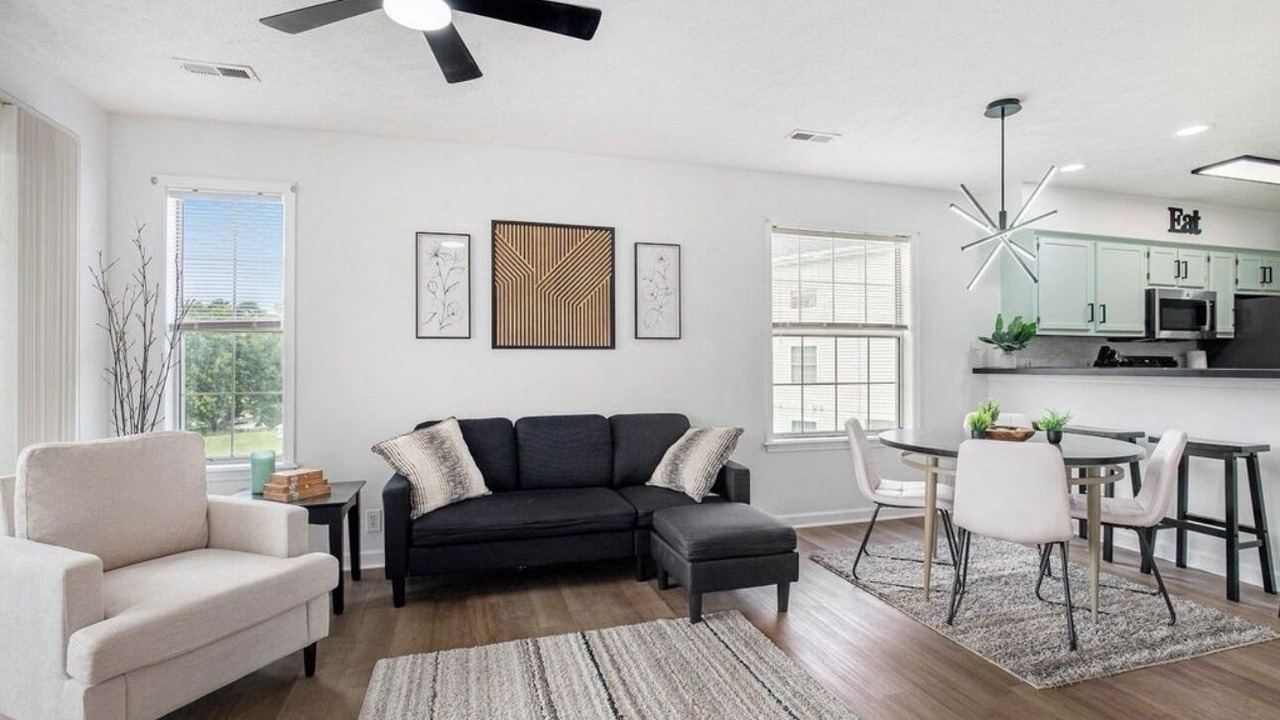 Photo of Livingroom in Longs
